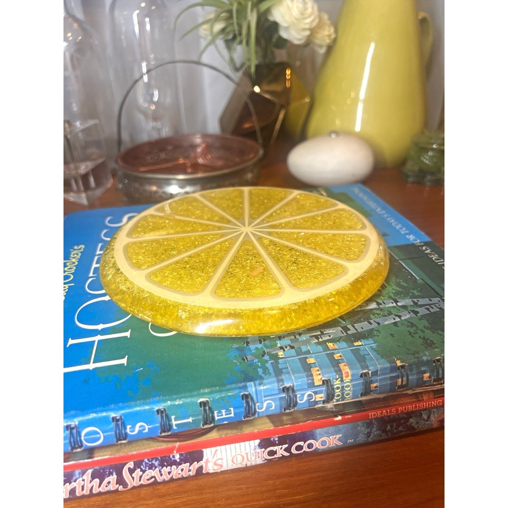 Wondermold Resin & Crushed Glass Lemon Slice Round Trivet 6.5 - Original Sticker